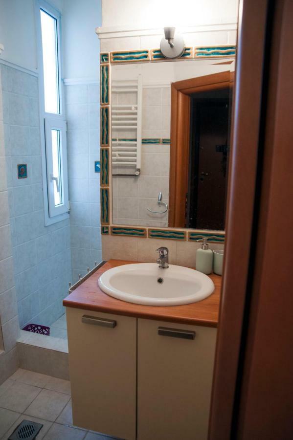 Two Bedroom Apartment Солун Екстериор снимка