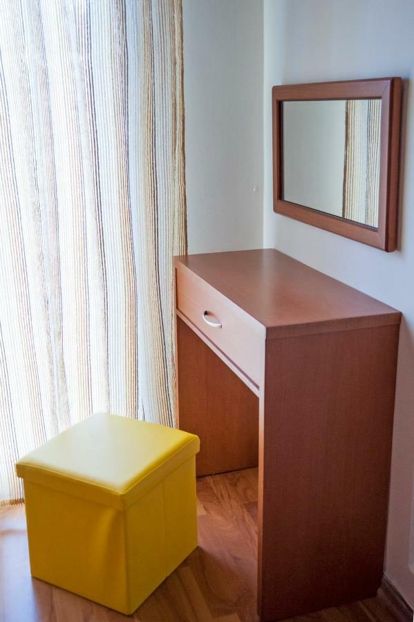 Two Bedroom Apartment Солун Екстериор снимка